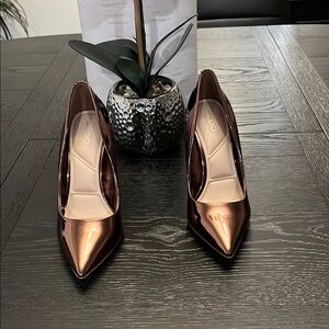 Aldo Bronze Metallic Heels Elegant Pointed Toe Design.